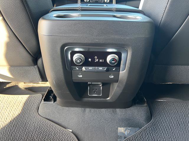 Used 2024 GMC Yukon XL Denali image 26