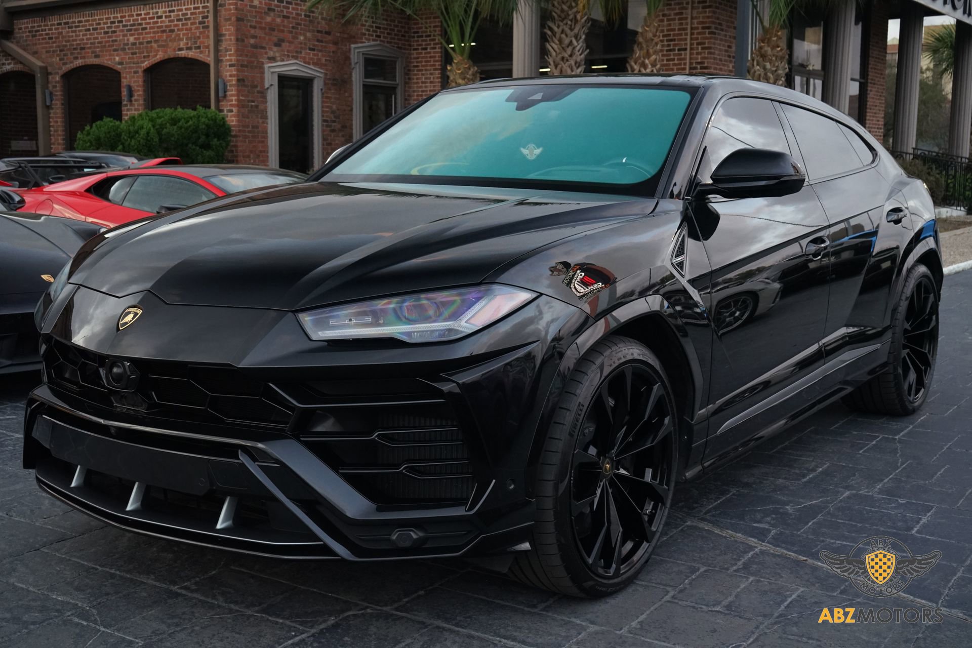 Used 2019 Lamborghini Urus image 3