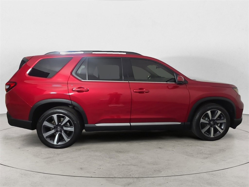 Used 2023 Honda Pilot Touring image 6