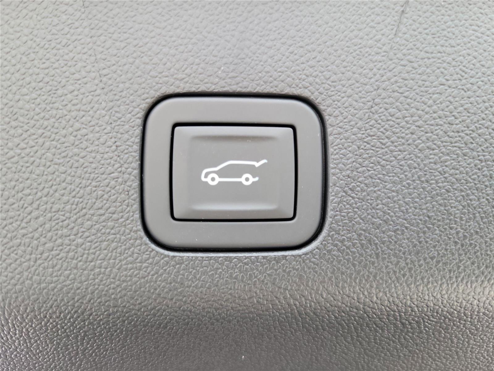 New 2026 GMC Yukon Denali Ultimate AWD/4WD image 10