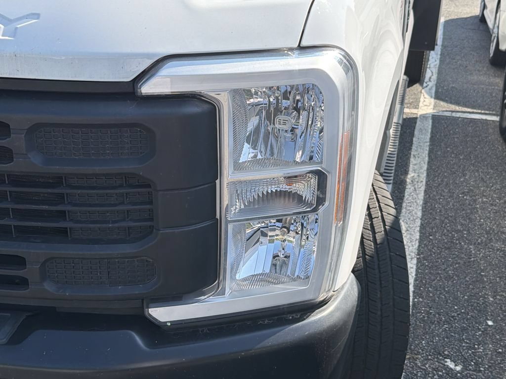 Used 2024 Ford F350 XL AWD/4WD image 4