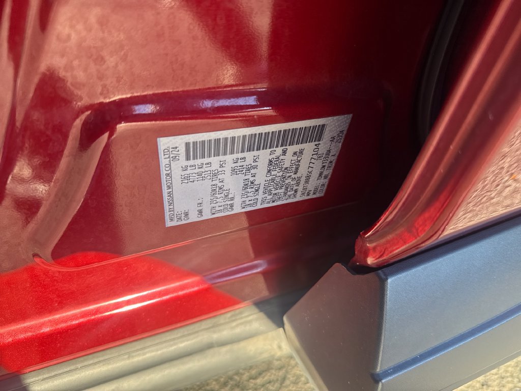 Used 2025 Nissan Rogue SV AWD/4WD image 6