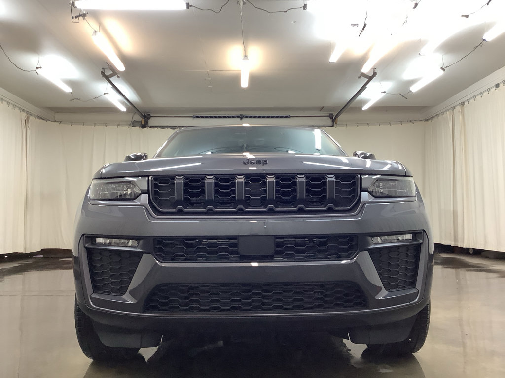 New 2026 Jeep Grand Cherokee L Limited w/ Limited Altitude Package AWD/4WD image 11