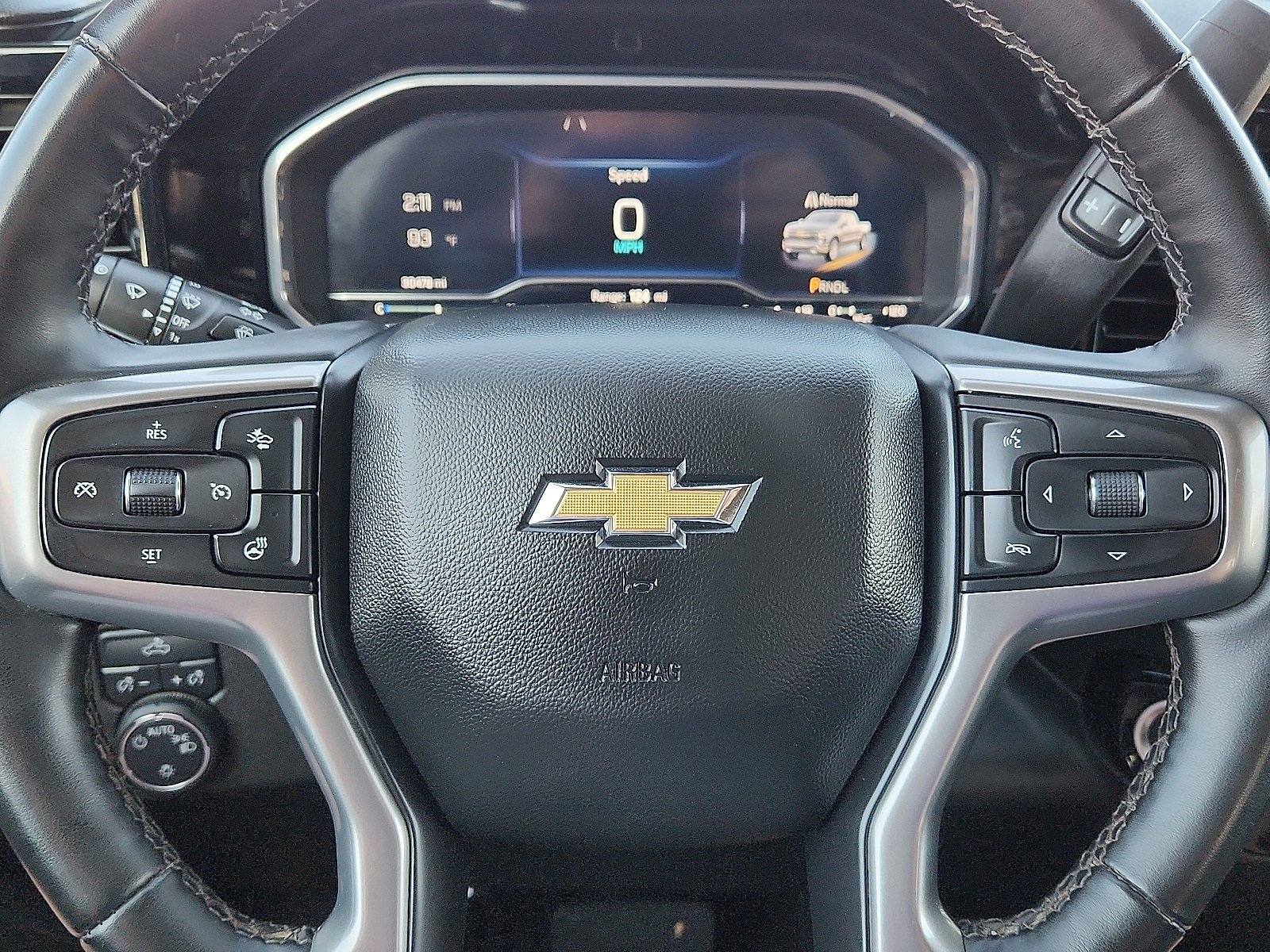 Used 2025 Chevrolet Silverado 1500 LT image 24