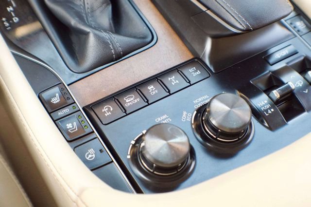 Used 2018 Lexus LX 570 4WD w/ Luxury Package image 29