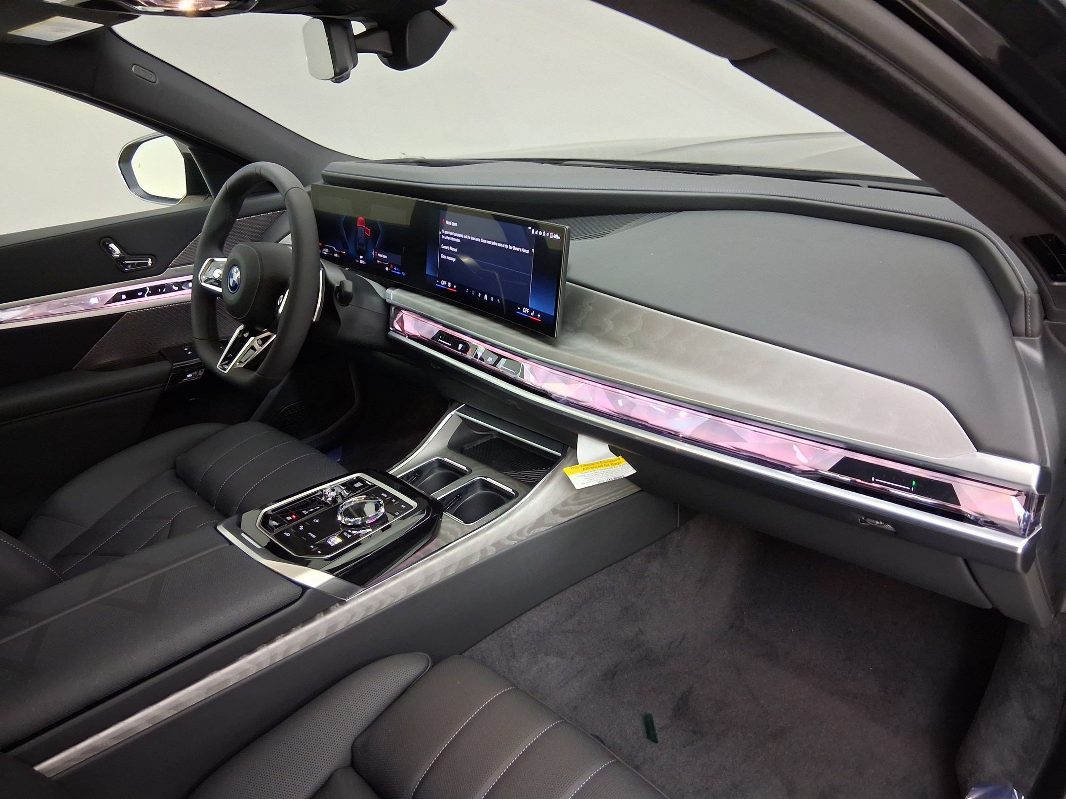 New 2026 BMW 750e xDrive w/ Premium Package AWD/4WD image 29