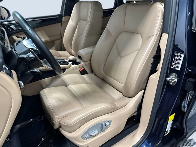 Used 2021 Porsche Macan S AWD/4WD image 29