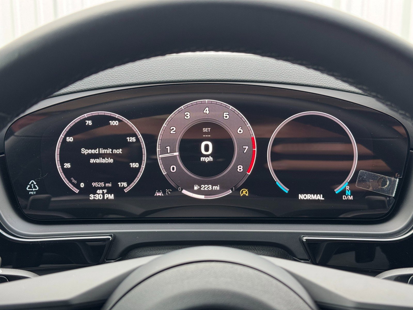 Used 2024 Porsche Cayenne w/ Premium Package image 21