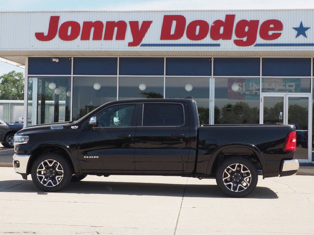 New 2026 RAM 1500 Laramie AWD/4WD image 2