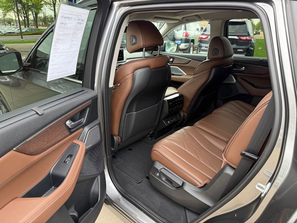 Certified 2025 Acura MDX w/ Advance Package AWD/4WD image 15