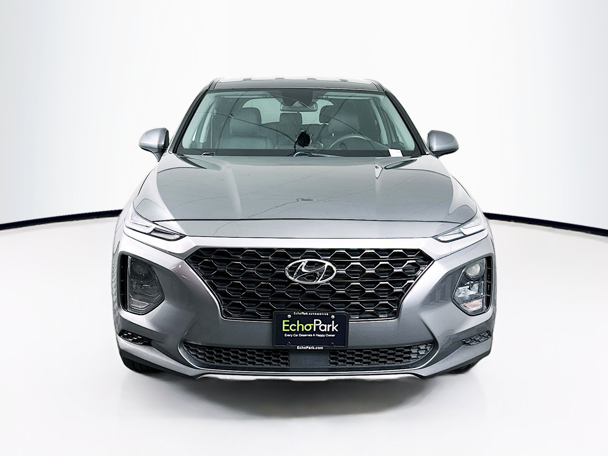 Used 2019 Hyundai Santa Fe SE FWD image 2