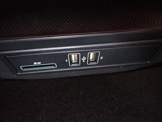 Used 2015 Mercedes-Benz C 300 4MATIC Sedan image 19