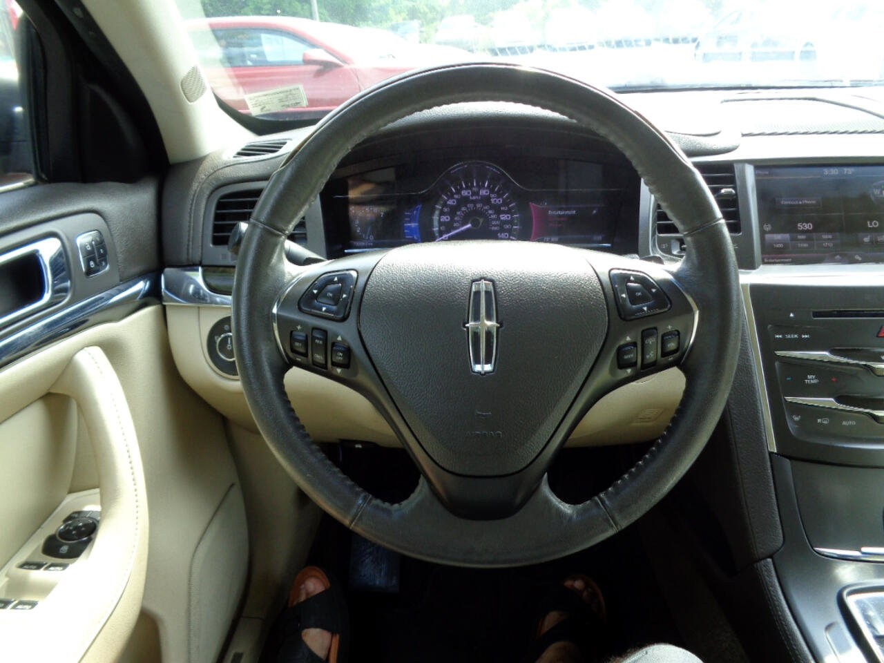 Used 2014 Lincoln MKS Sedan image 20