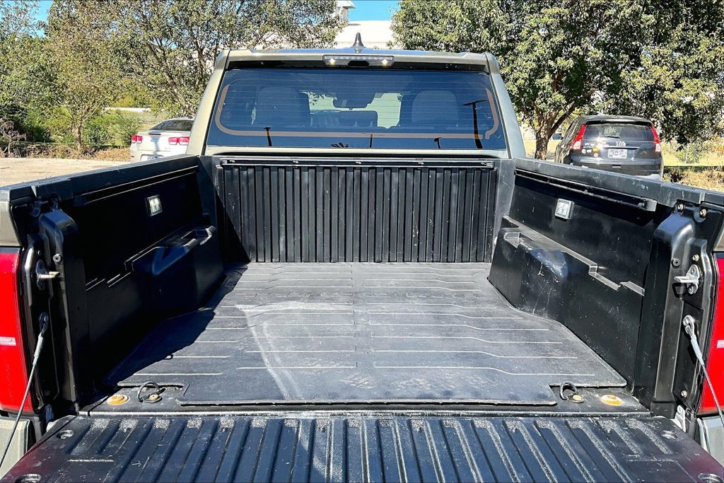 Used 2024 Toyota Tacoma TRD Sport AWD/4WD image 9