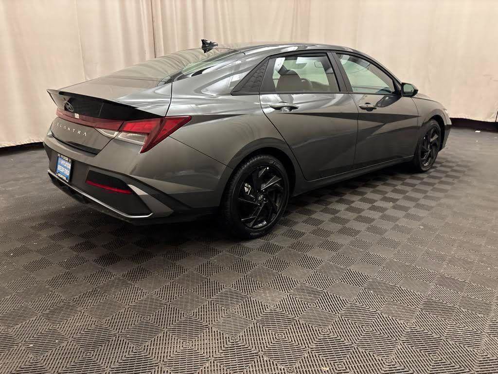 New 2026 Hyundai Elantra Sport FWD image 4