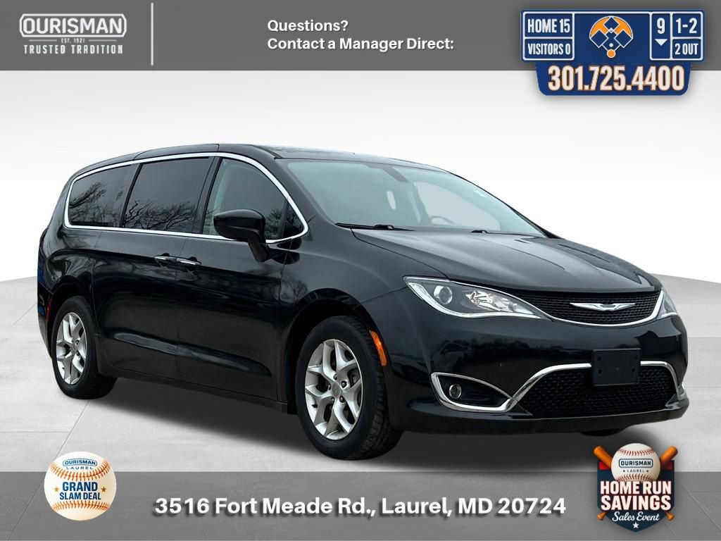 Used 2019 Chrysler Pacifica Touring Plus w/ Tire & Wheel Group FWD image 1