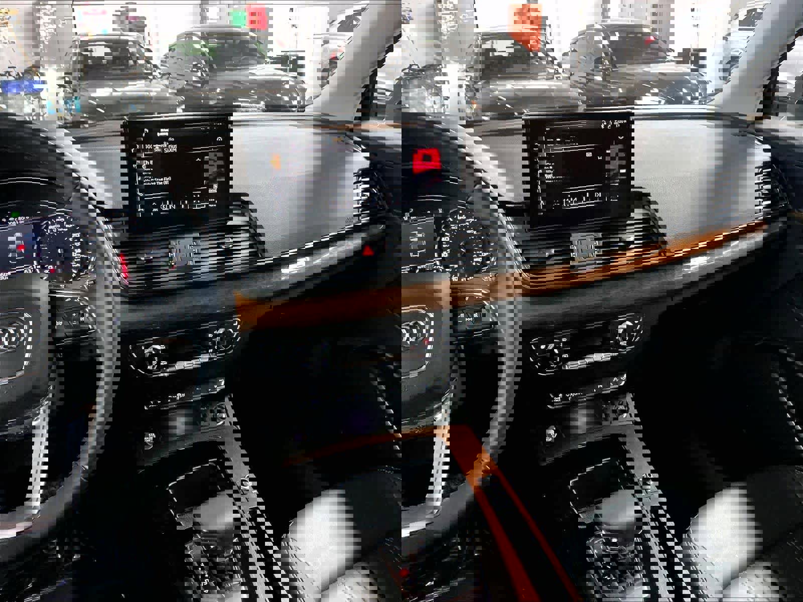 Used 2023 Audi Q5 2.0T Premium w/ Convenience Package image 9