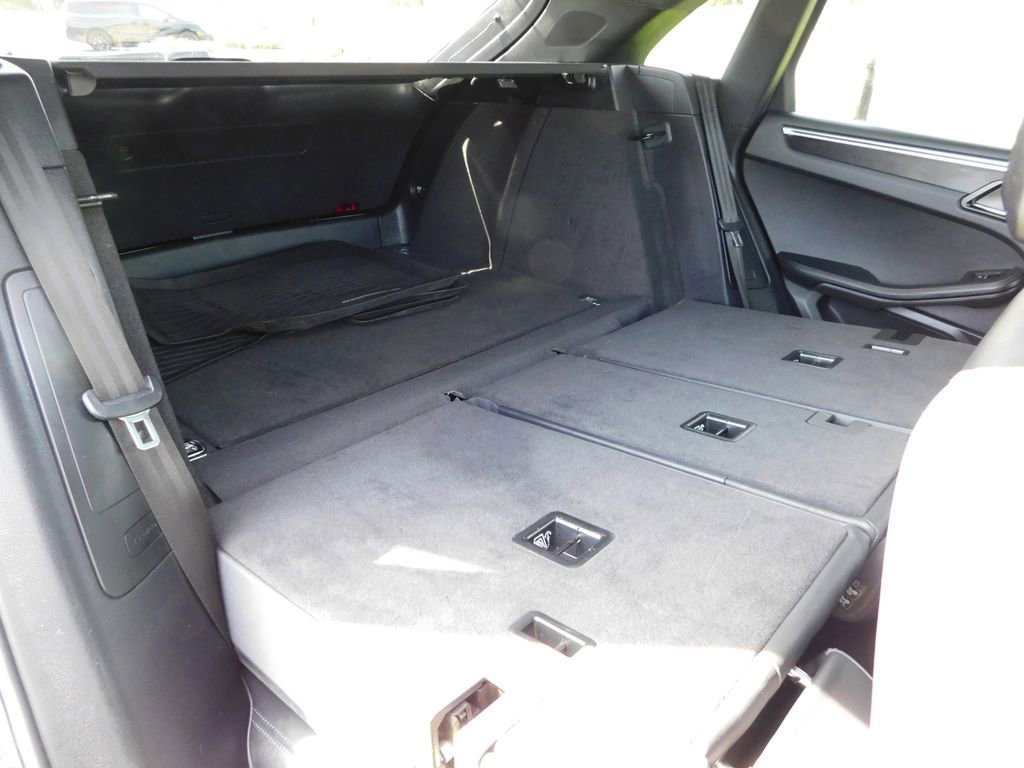 Used 2020 Porsche Macan GTS image 28