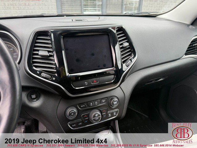 Used 2019 Jeep Cherokee Limited AWD/4WD image 18