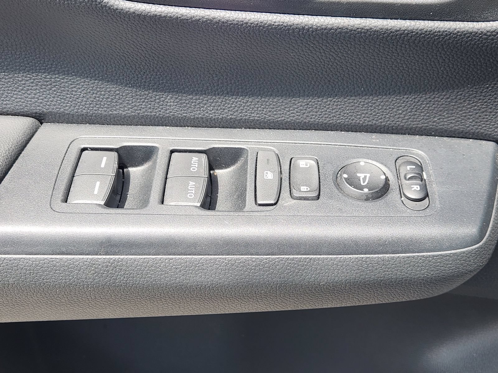 Used 2024 Honda CR-V Sport image 29