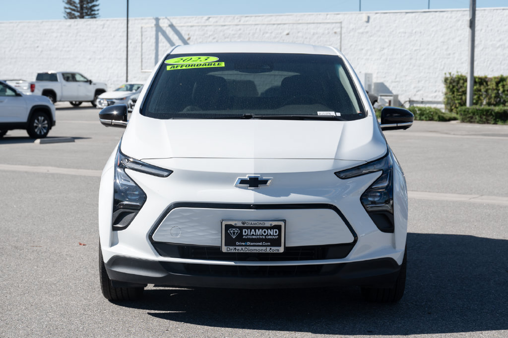 Used 2023 Chevrolet Bolt LT FWD image 2