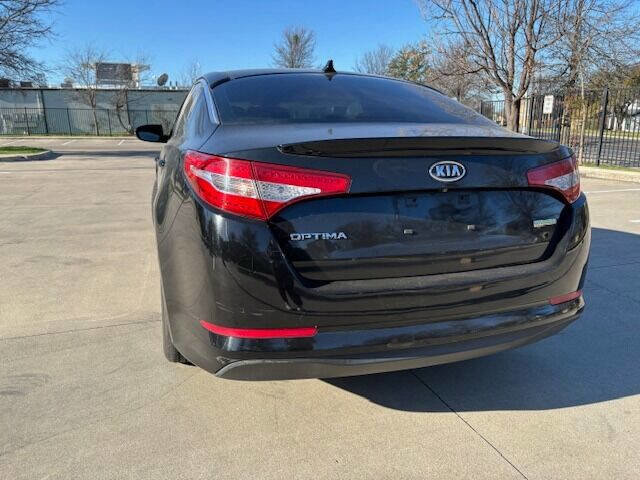 Used 2011 Kia Optima EX image 16