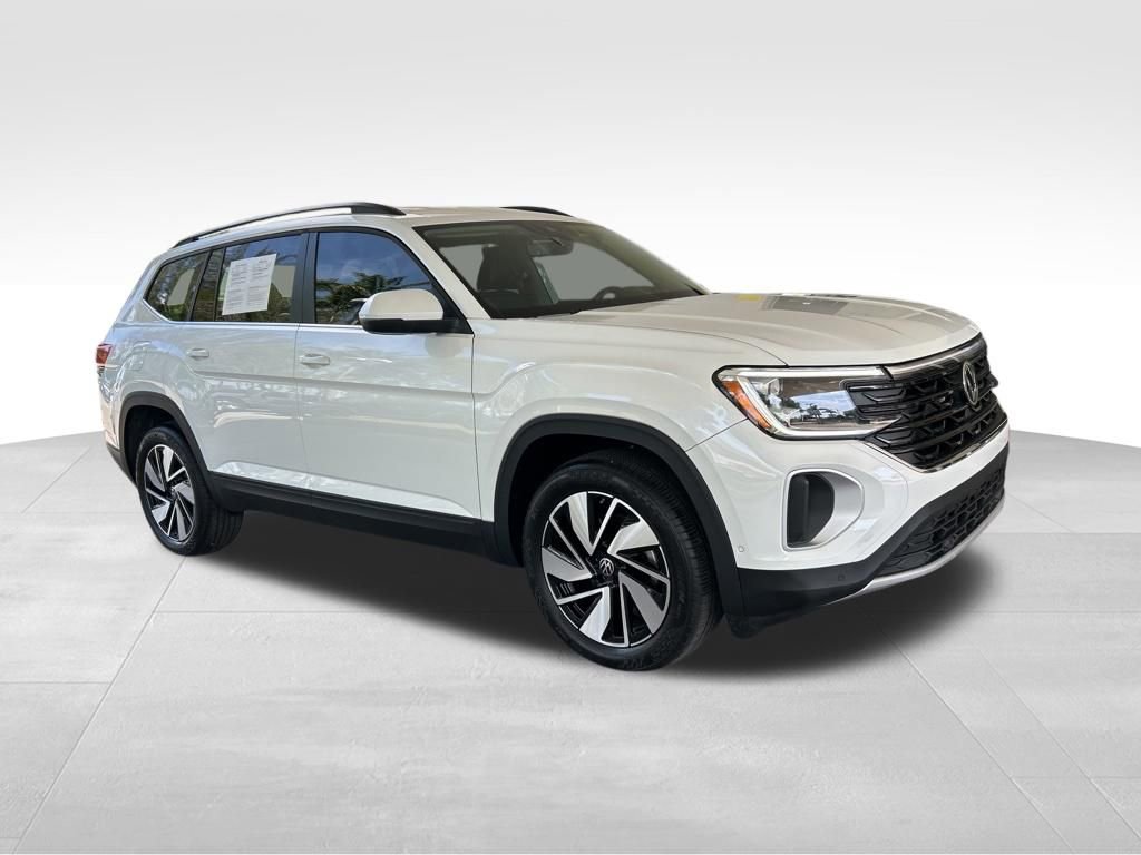 Used 2026 Volkswagen Atlas SE FWD image 2