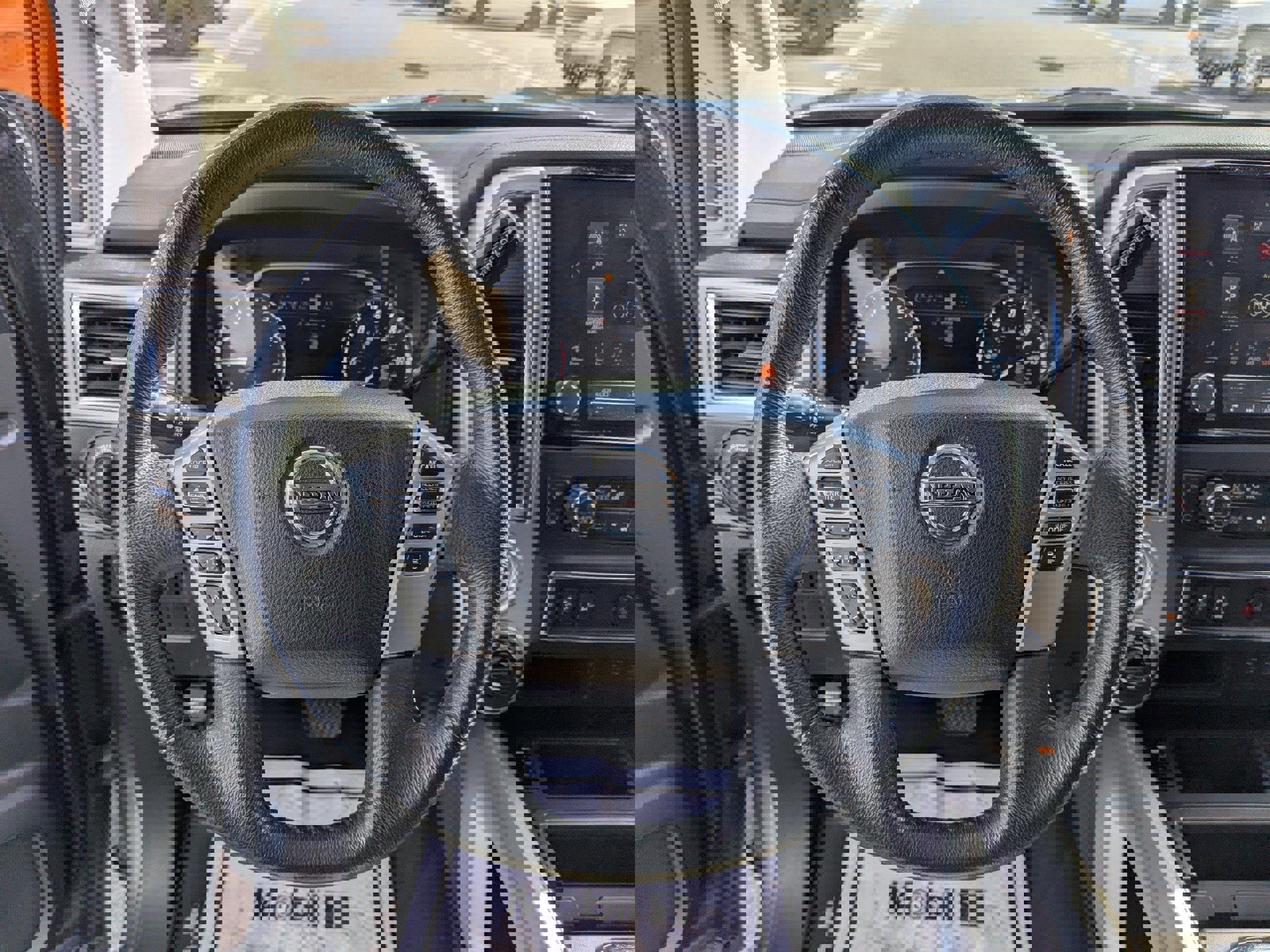 Used 2020 Nissan Titan SV w/ SV Convenience Package image 16