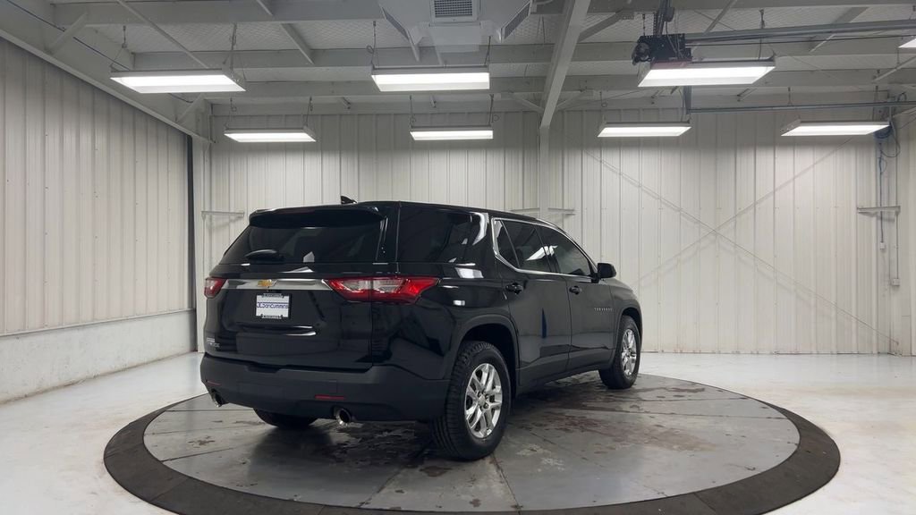 Used 2021 Chevrolet Traverse LS FWD image 8