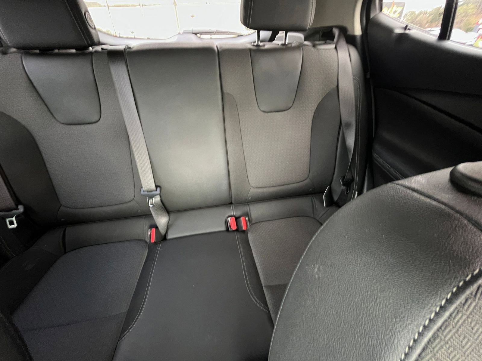 Used 2025 Buick Encore GX Preferred image 32