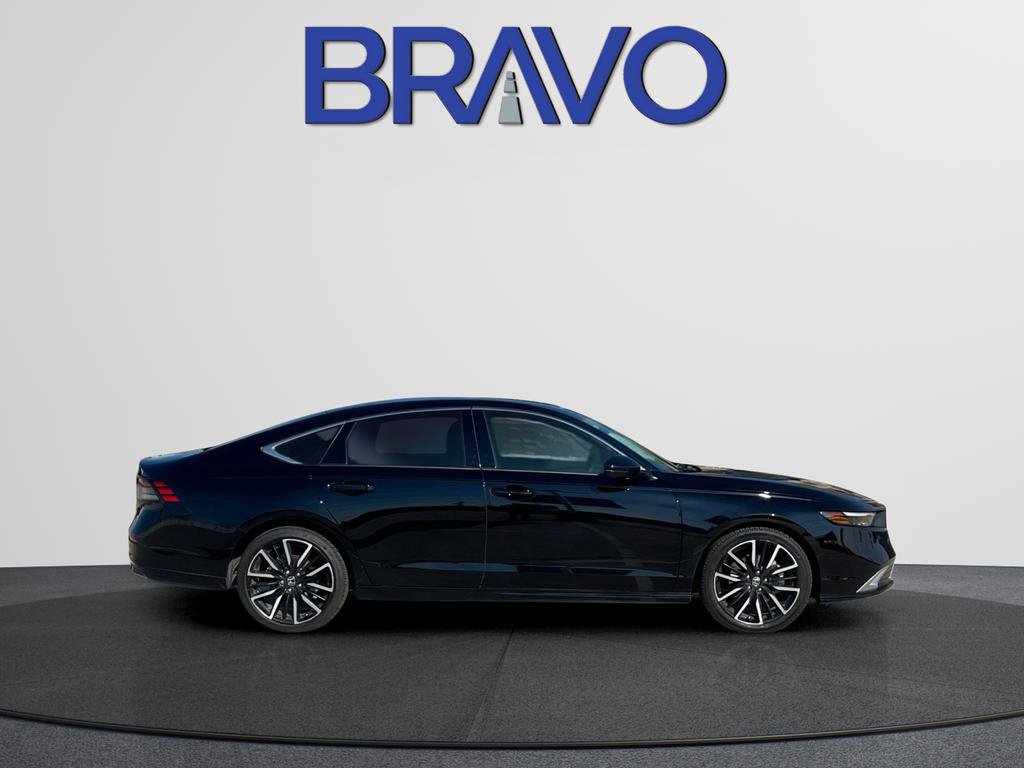 Used 2024 Honda Accord Touring image 4