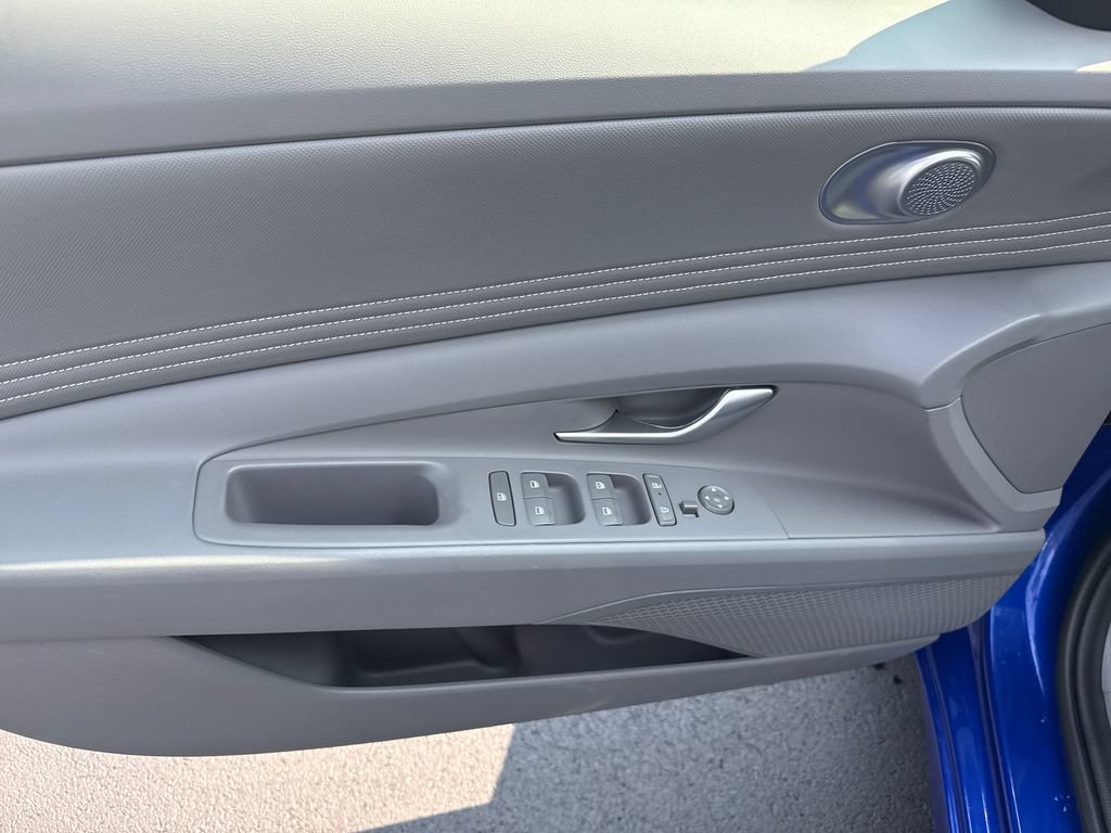 Certified 2024 Hyundai Elantra SEL w/ Convenience Package FWD image 9