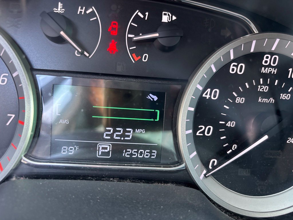 Used 2015 Nissan Sentra SV FWD image 16