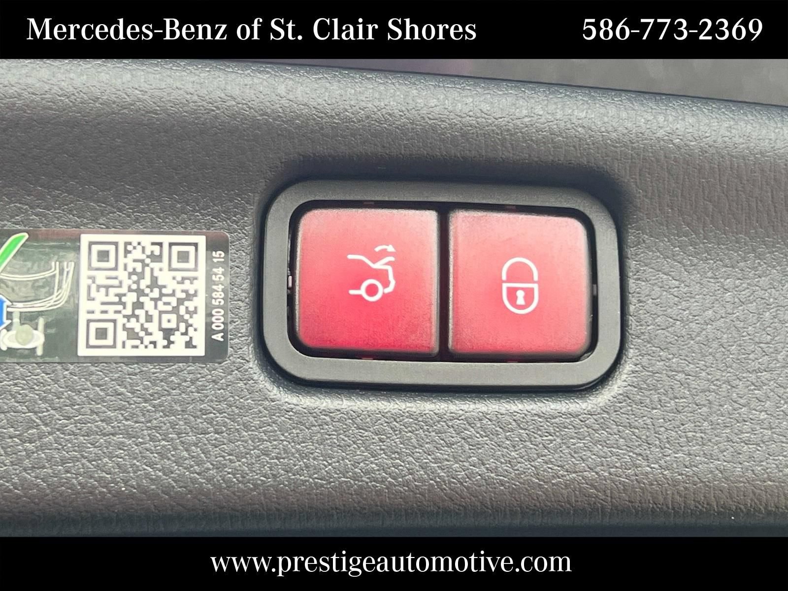 Used 2025 Mercedes-Benz C 300 4MATIC Sedan image 13