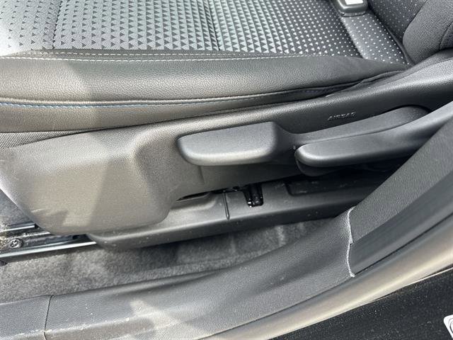 Used 2025 Chevrolet Trax LT w/ Sunroof Package image 15