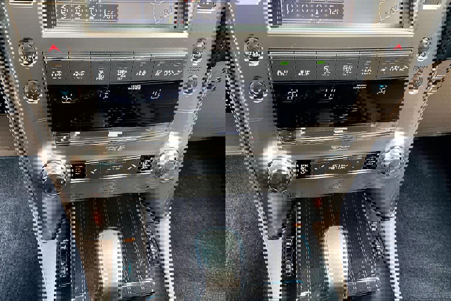 Used 2021 Lexus GX 460 Luxury w/ Sport Design Package image 32