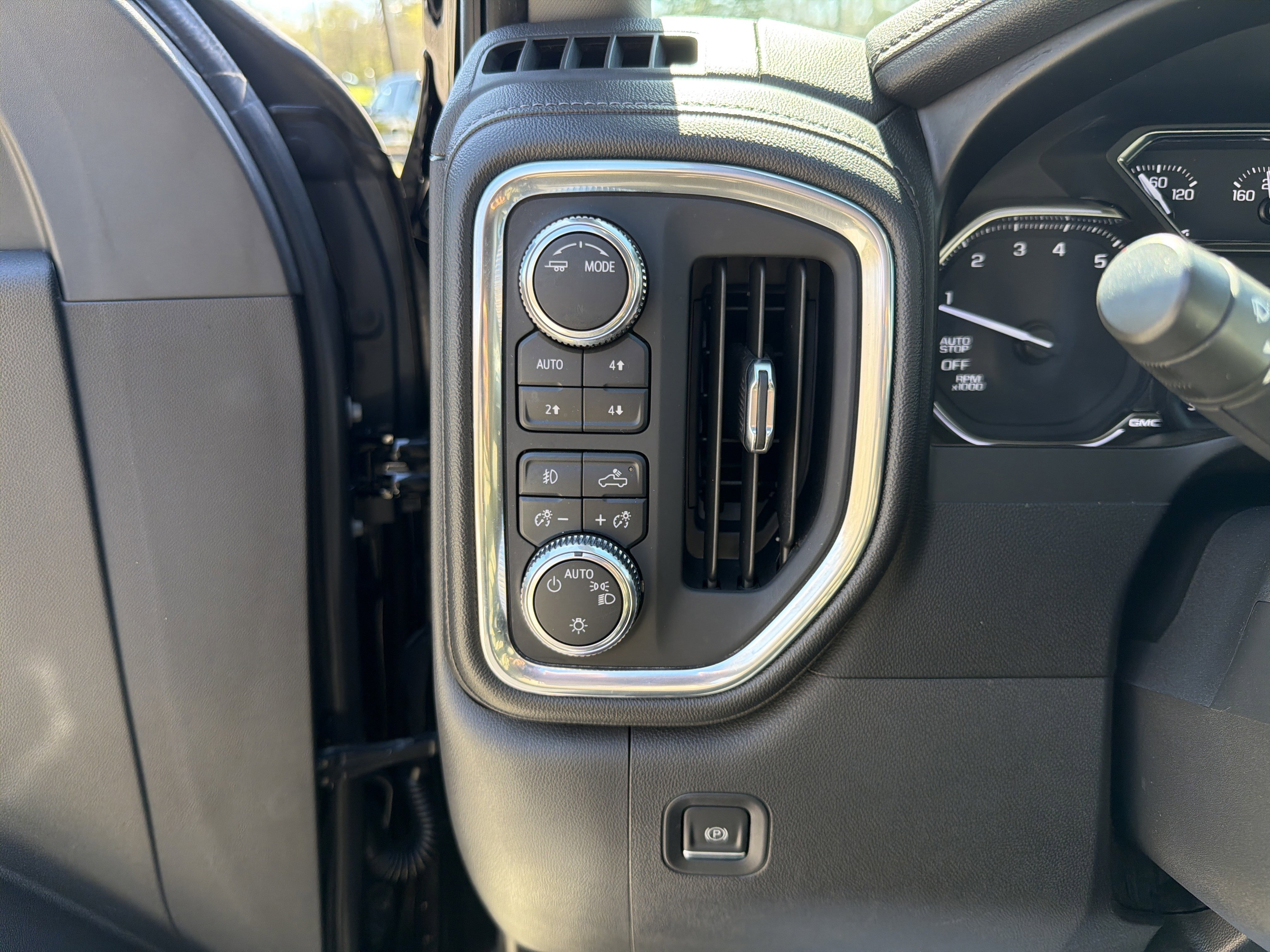 Used 2021 GMC Sierra 1500 Elevation w/ Preferred Package image 33