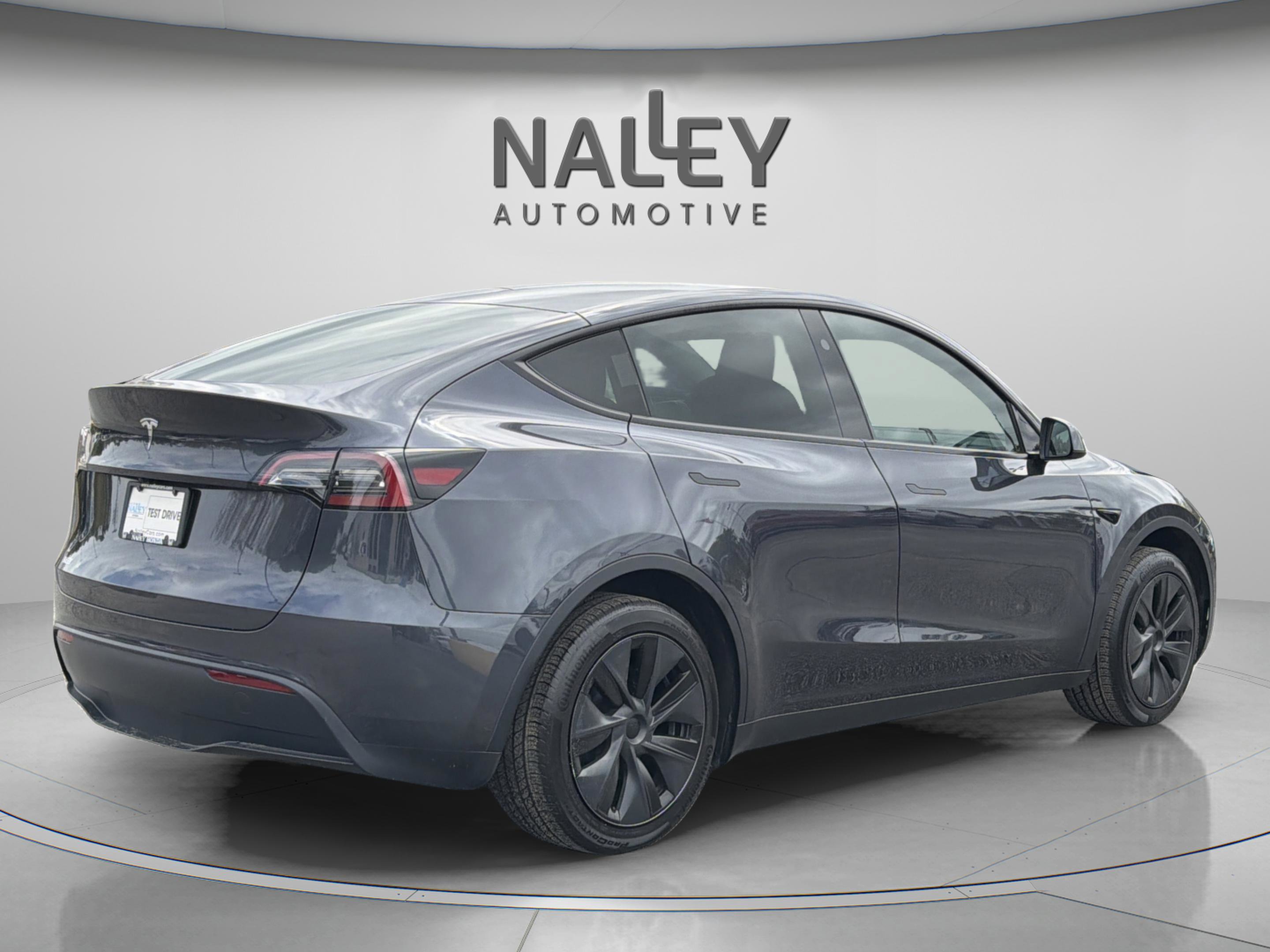 Used 2025 Tesla Model Y Long Range image 5