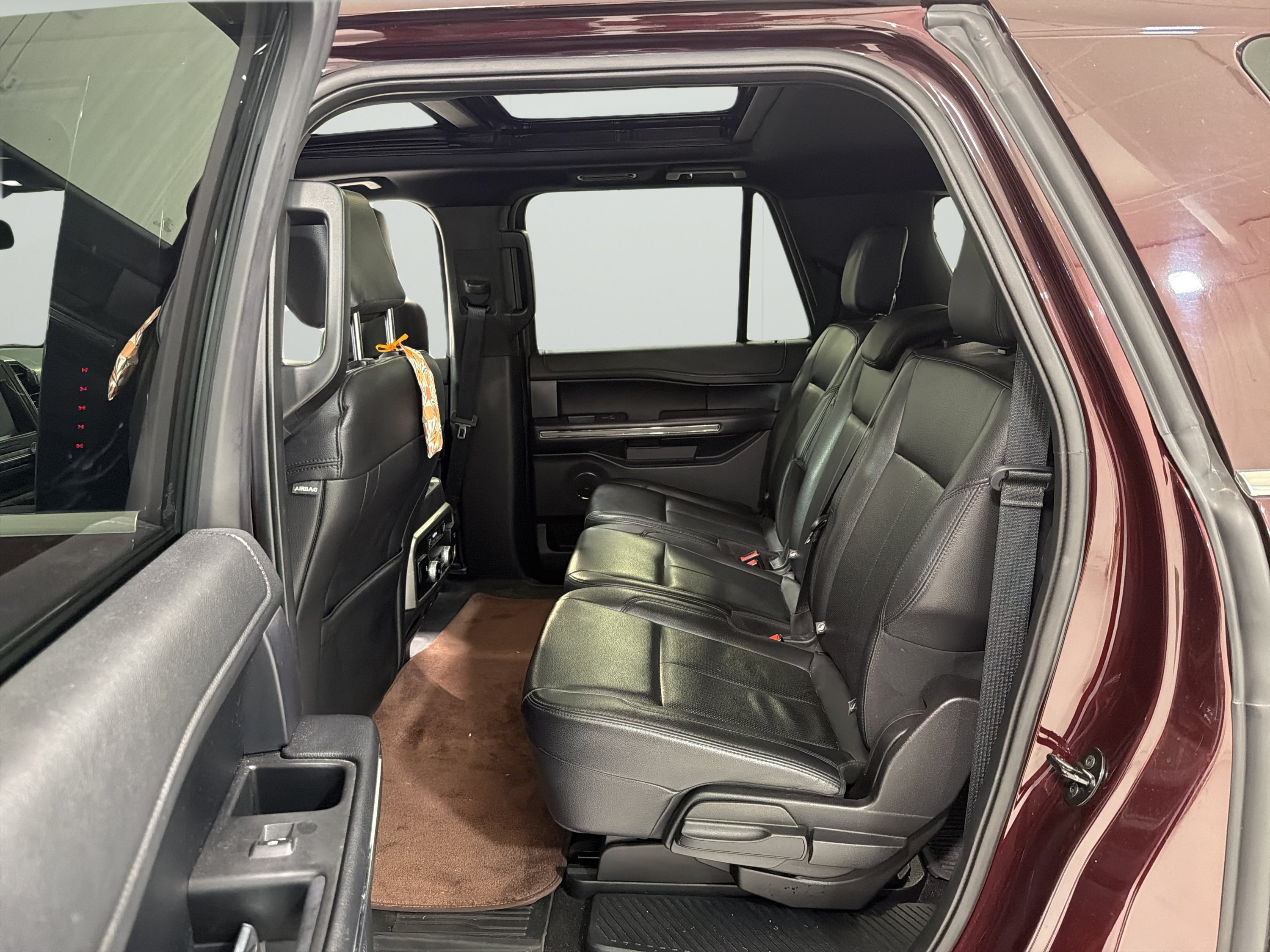 Used 2020 Ford Expedition Max XLT w/ Equipment Group 202A RWD image 13