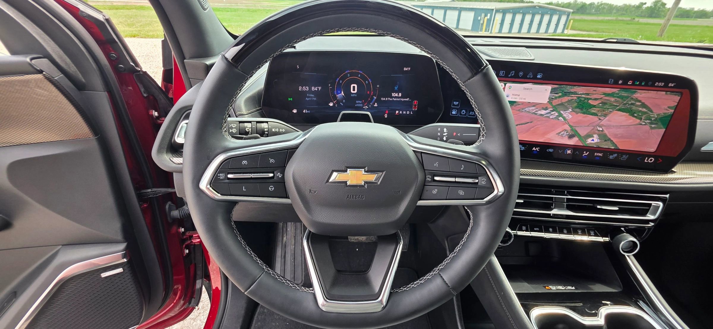 Used 2024 Chevrolet Traverse RS FWD image 17