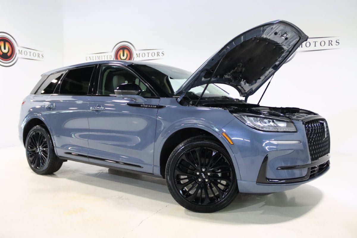 Used 2024 Lincoln Corsair AWD w/ Equipment Group 101A image 23