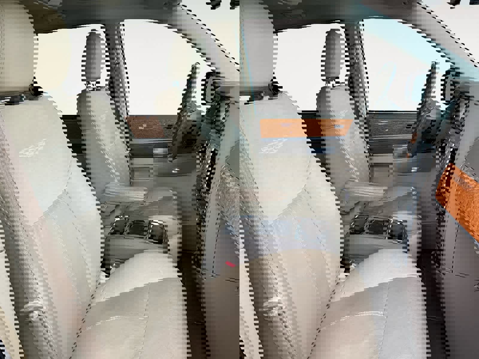 Used 2009 Chrysler Town & Country Limited w/ Entertainment Group #3 image 16