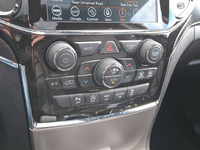 Certified 2021 Jeep Grand Cherokee Limited w/ Luxury Group II image 19