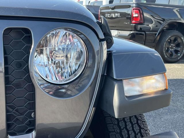 Used 2023 Jeep Gladiator Sport AWD/4WD image 9