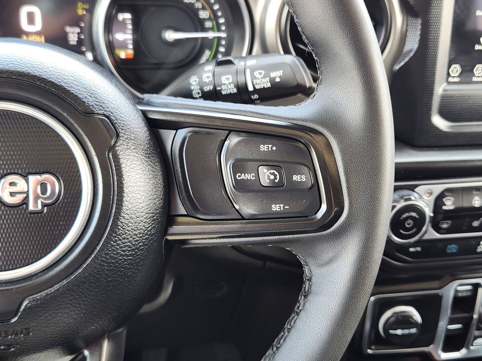 Used 2023 Jeep Wrangler Unlimited w/ Cold Weather Group AWD/4WD image 30