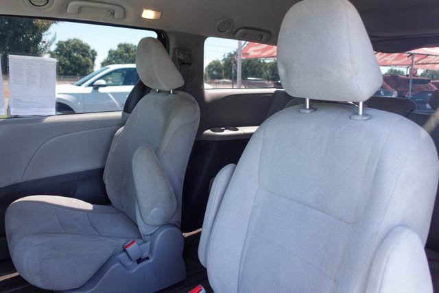 Used 2017 Toyota Sienna L FWD image 23