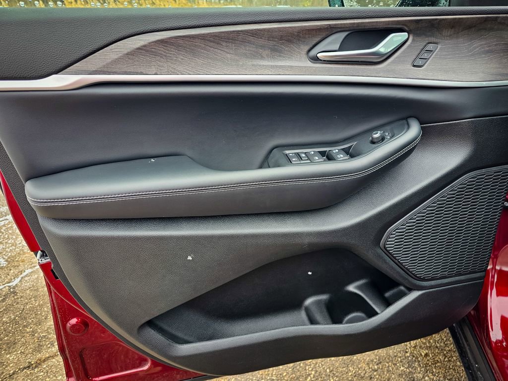 New 2025 Jeep Grand Cherokee L Limited image 9