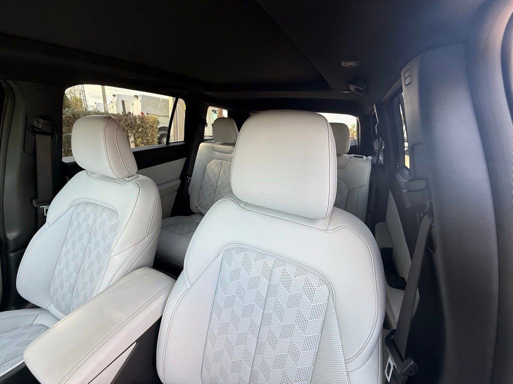 New 2026 Jeep Cherokee Overland image 25