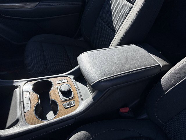 Certified 2023 GMC Acadia SLE w/ Driver Convenience Package image 21