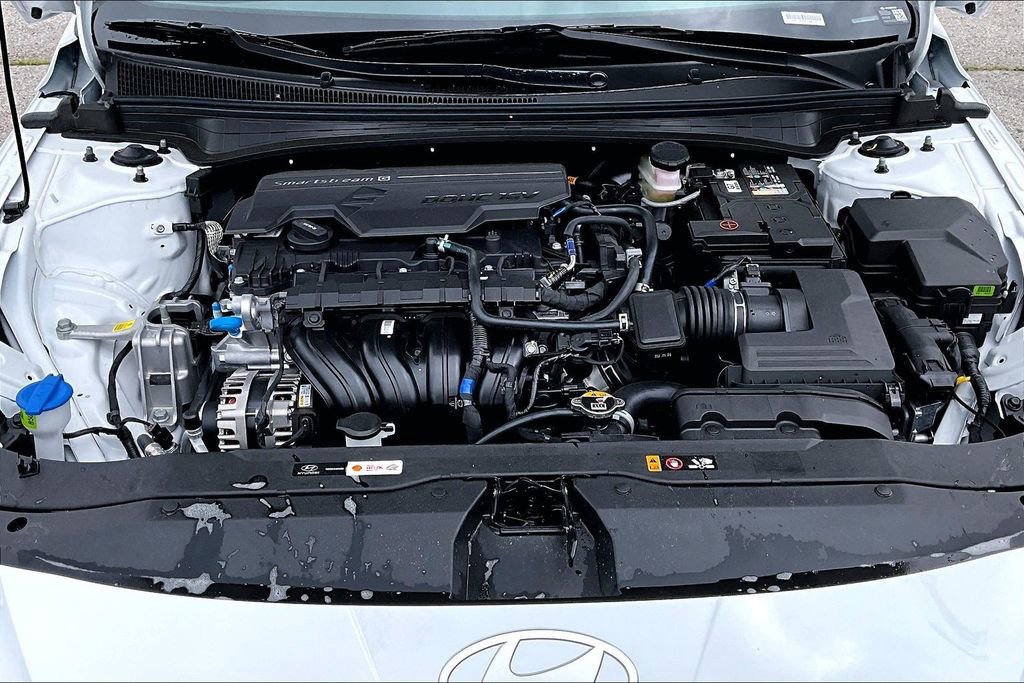 New 2026 Hyundai Elantra SE FWD image 12